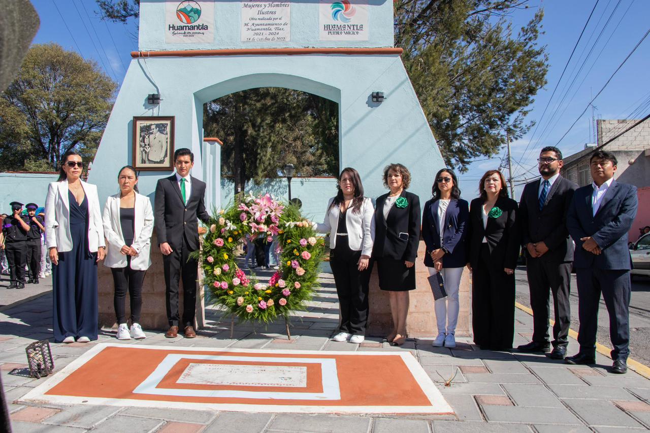 Huamantla rinde homenaje a dos huamantlecos ejemplares